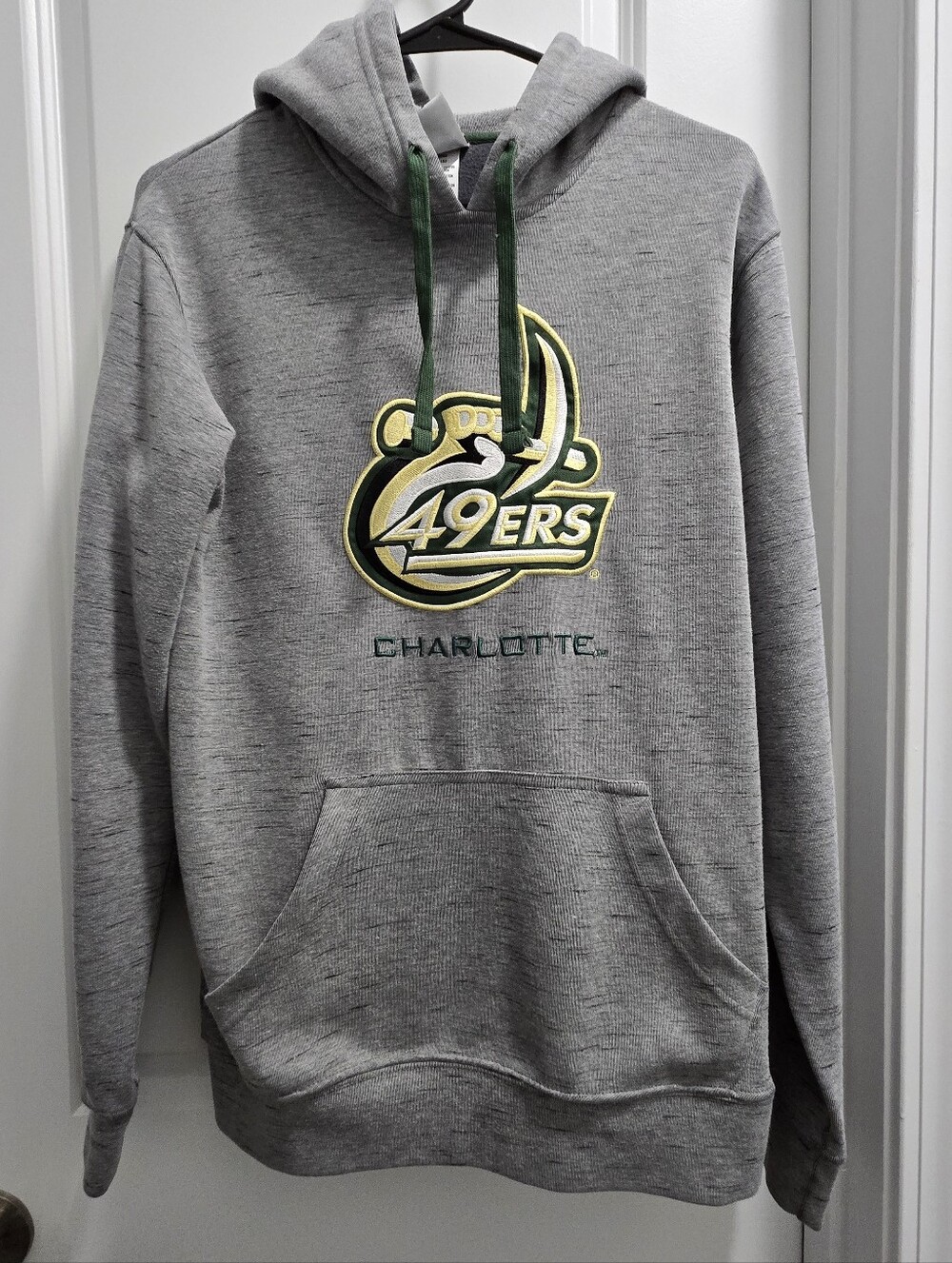 UNC Charlotte 49ers Grey Pullover Hoodie - Small